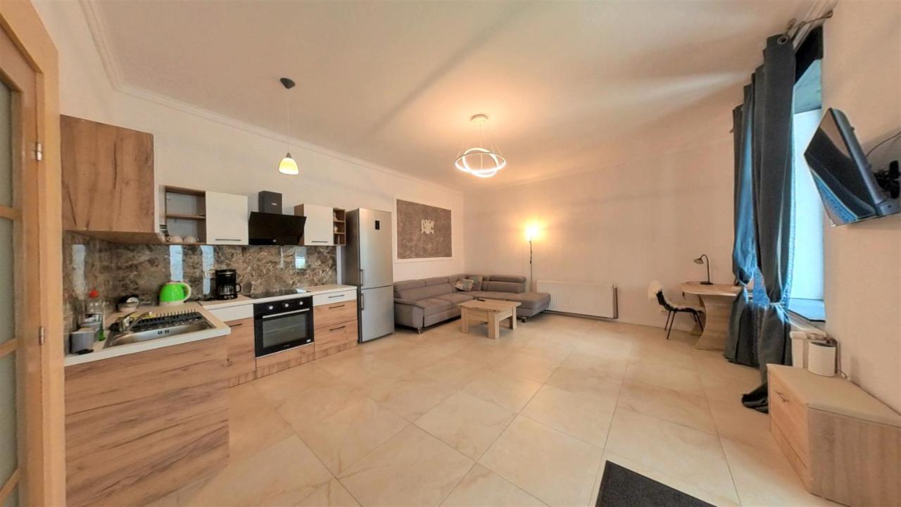 Appartamento Casa J. Gusbeth - Braşov Esterno foto
